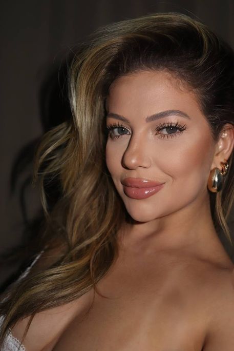 Catlyn - Escort Girl in West Kensington London