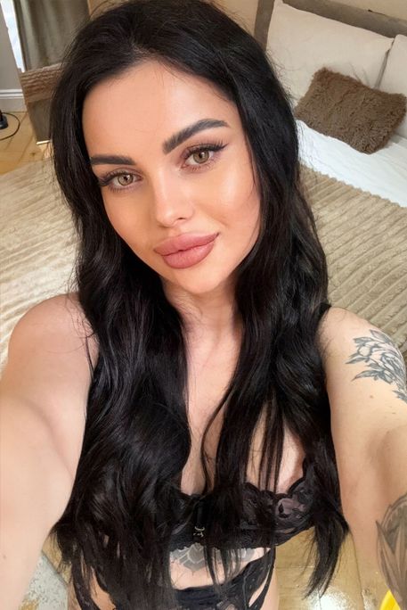 Perfetti - Escort Girl in Earl's Court London