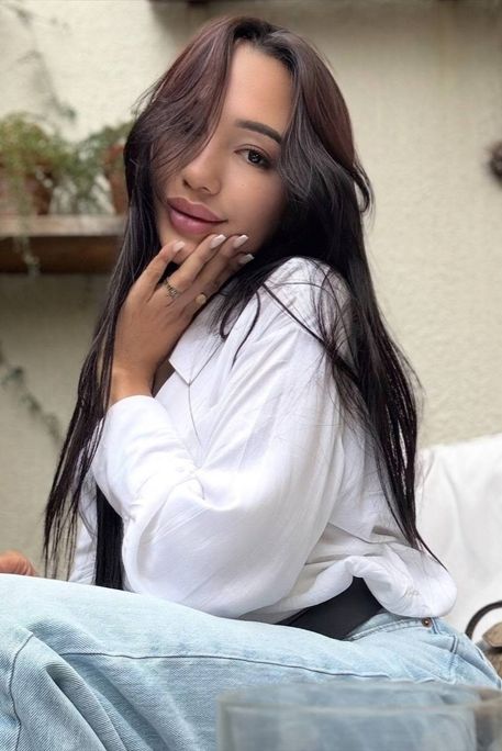 Palessi - Escort Girl in West Kensington London