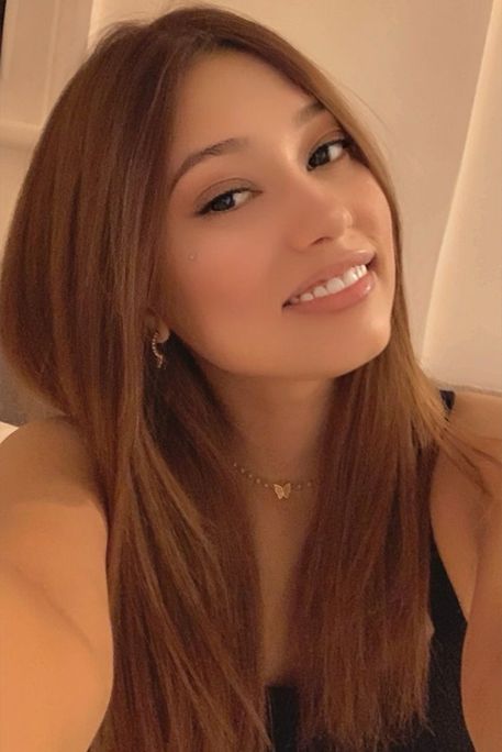 Mitzy - Escort Girl in Earl's Court London