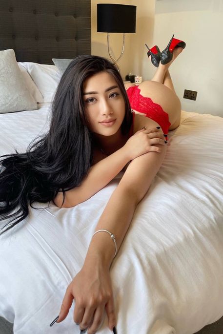 Voyage - Escort Girl in Gloucester Road London