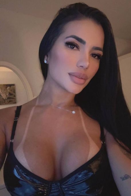 Mildred - Escort Girl in St. James's Park London