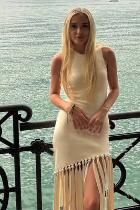 Ara - Escort Girl in South Kensington London