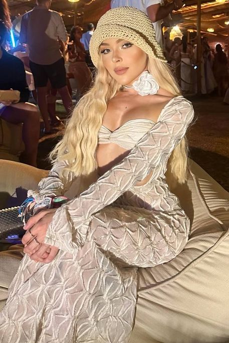 Colenia - Escort Girl in Earl's Court London