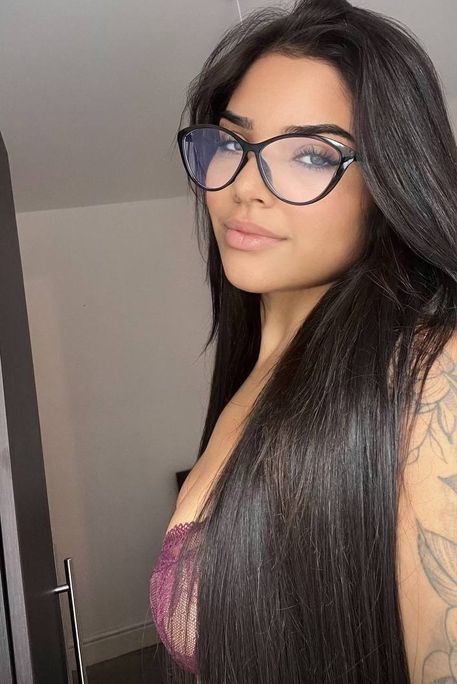 Bravia - Escort Girl in Nine Elms London