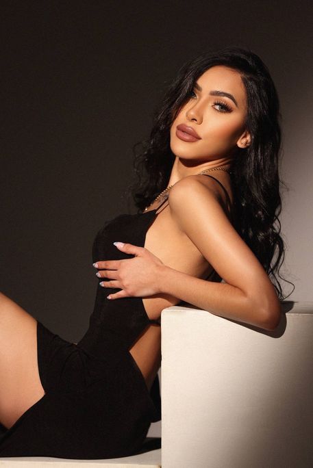 Nomira - Escort Girl in Marylebone London