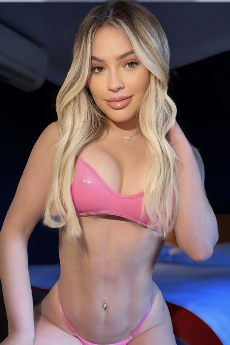 Bonsai - Escort Girl in Earl's Court London