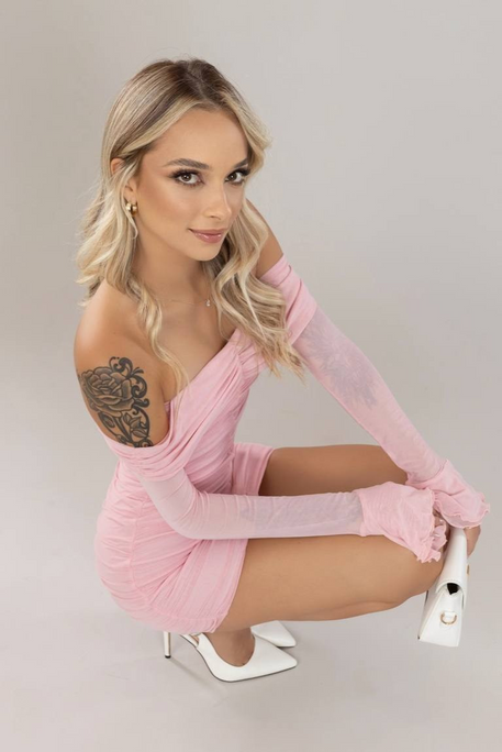 Bumble - Escort Girl in Earl's Court London