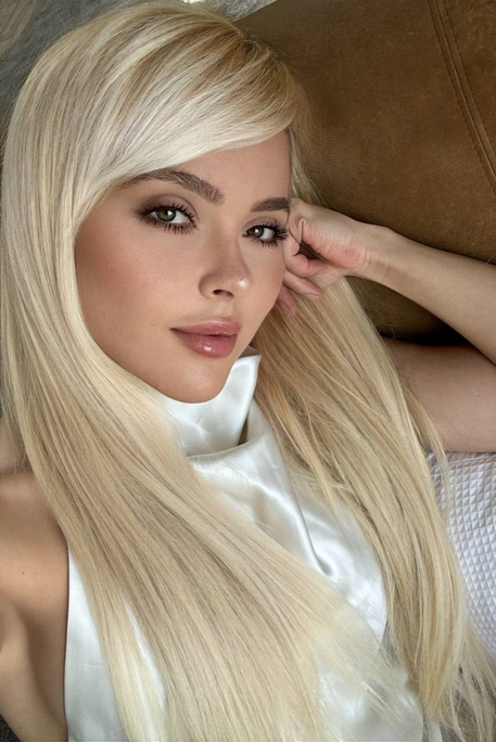Colenia - Escort Girl in Earl's Court London