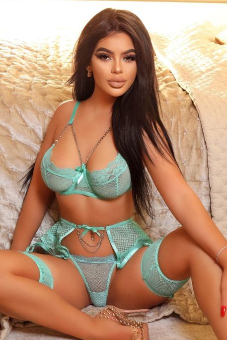 Sierra - Escort Girl in Gloucester Road London