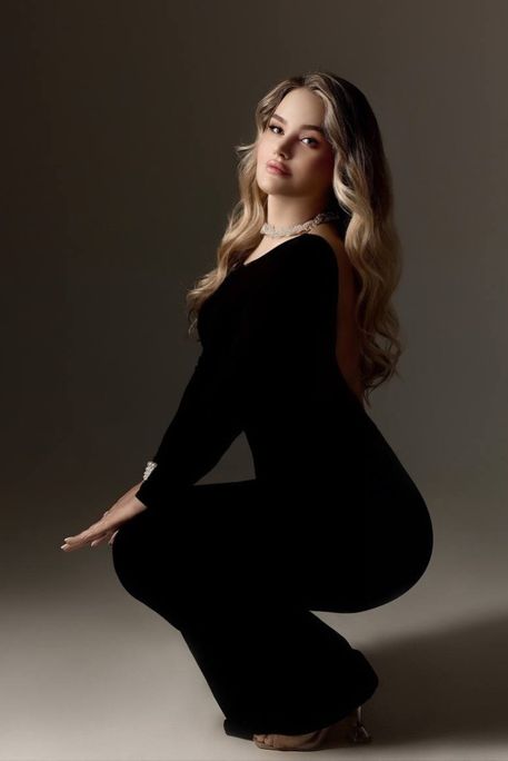 Manifesta - Escort Girl in South Kensington London