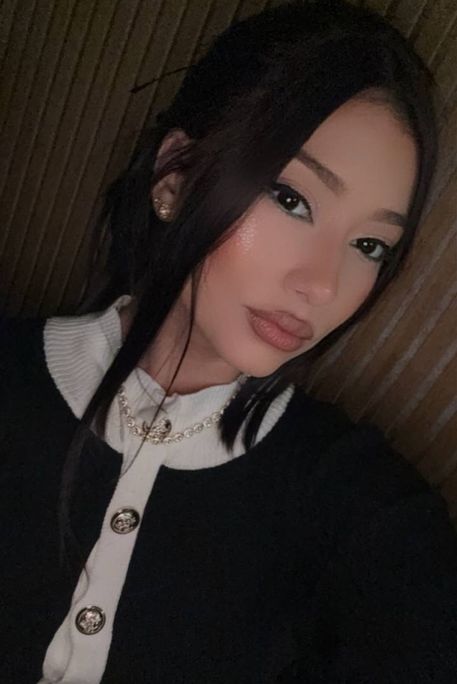 Mitzy - Escort Girl in Earl's Court London